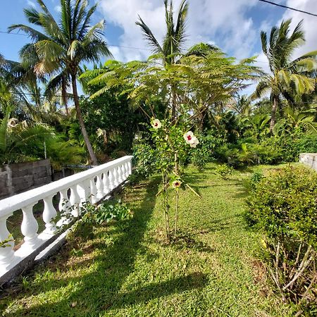 Villa L Eden De L Est Sainte-Rose Habitación foto